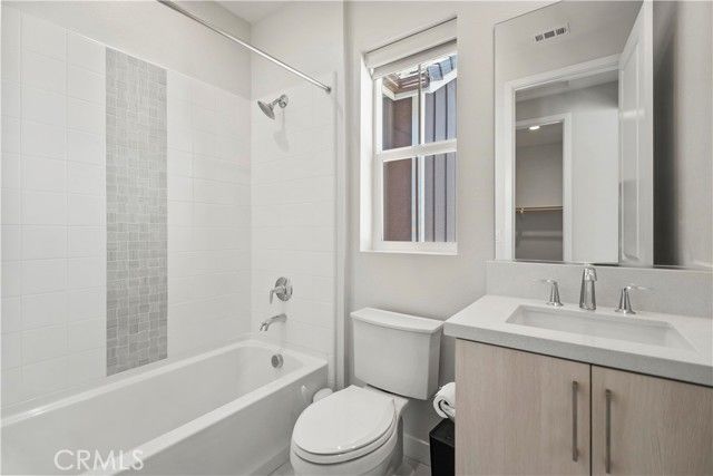 251 Brackens, Lake Forest (el Toro), CA 92630