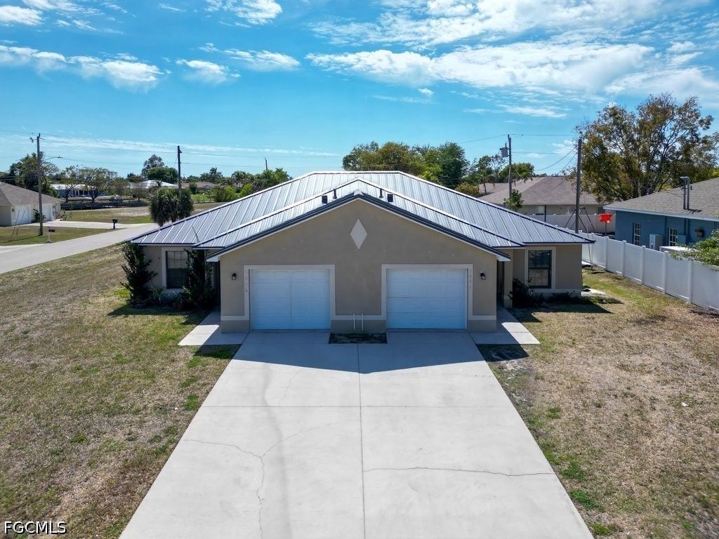 1054 SE 10th ST, Cape Coral, FL 33990