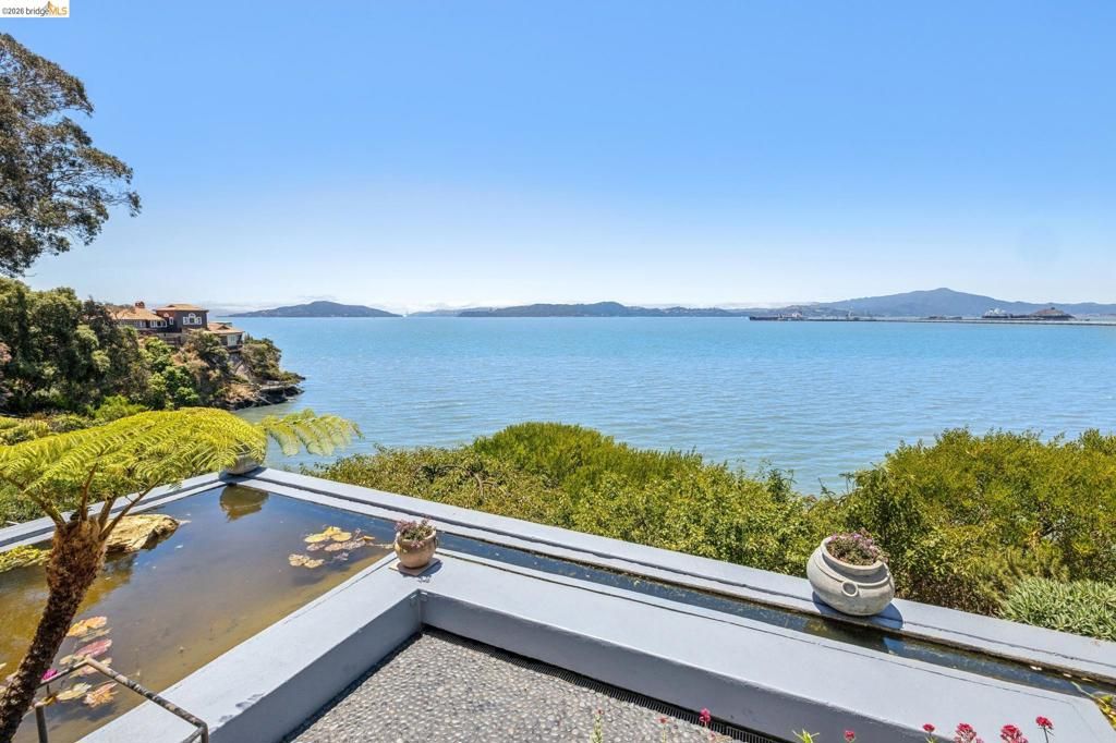 Image 18 of property listing at 331 Western Dr, Richmond, CA 94801