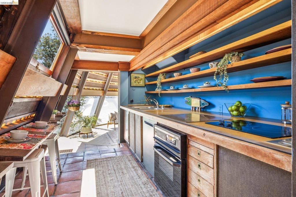 Image 26 of property listing at 331 Western Dr, Richmond, CA 94801