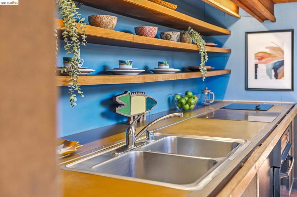 Image 27 of property listing at 331 Western Dr, Richmond, CA 94801