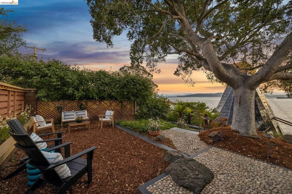 Image 68 of property listing at 331 Western Dr, Richmond, CA 94801