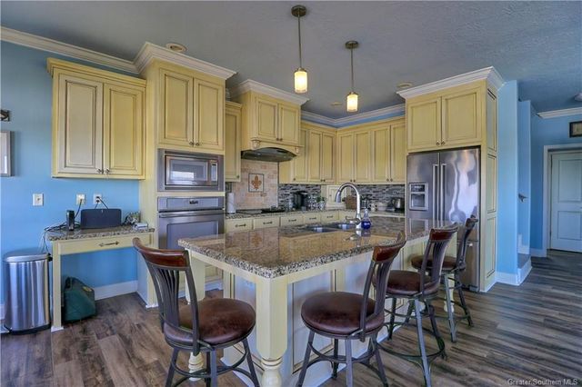 9438 Big Lake Road, Lake Charles, LA 70605