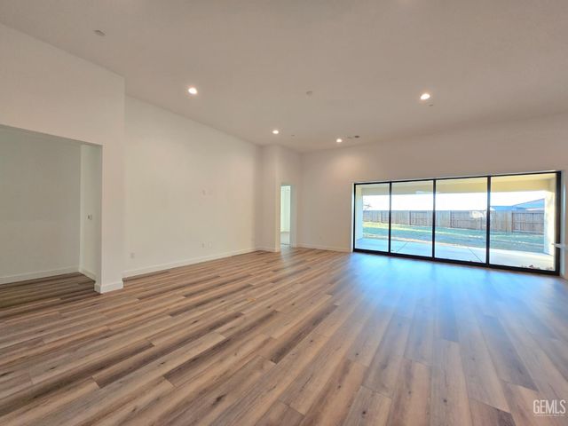 12002 Marquise Drive, Bakersfield, CA 93306