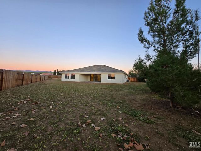 12002 Marquise Drive, Bakersfield, CA 93306