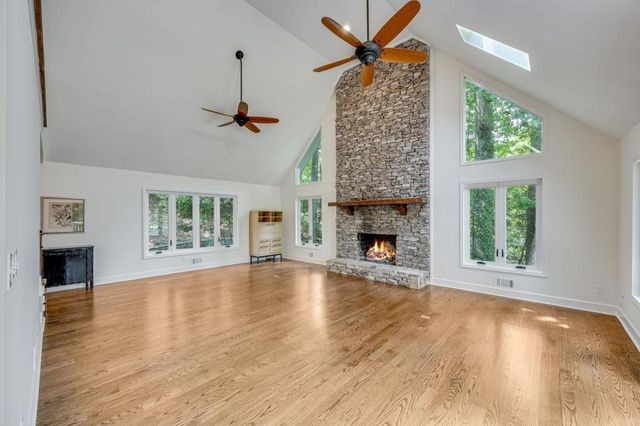 537 Chestatee View Drive, Dawsonville, GA 30534