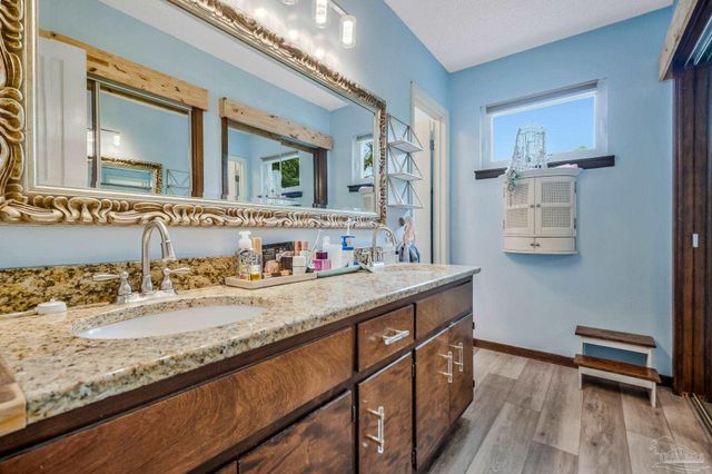 1237 Chisholm Trl, Pensacola, FL 32514