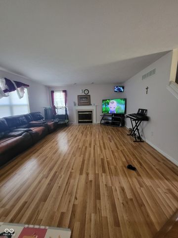 4344 Teakwood Lane, Greenwood, IN 46143