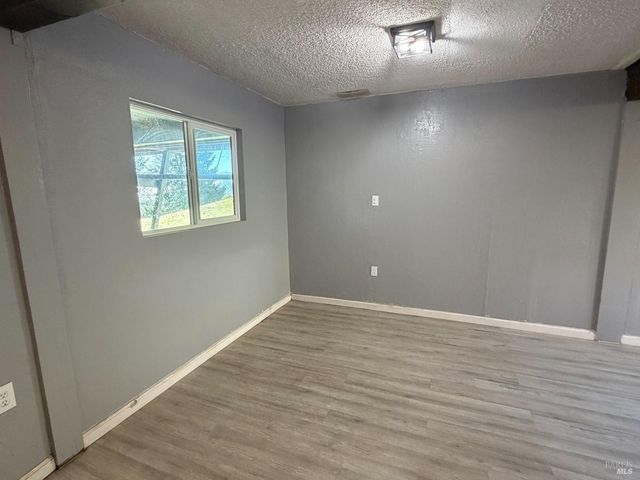 27310 Oriole Dr, Willits, CA 95490