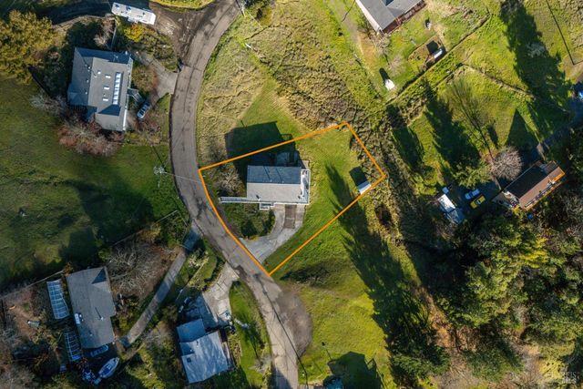 27310 Oriole Dr, Willits, CA 95490