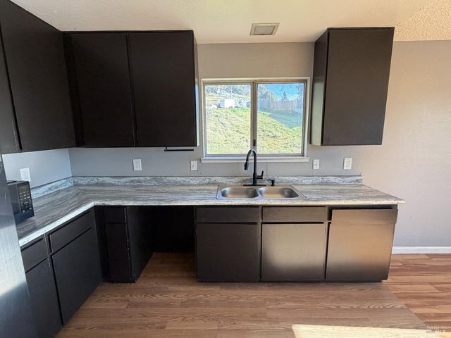 27310 Oriole Dr, Willits, CA 95490