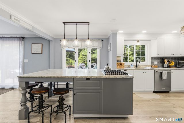 169 Tom Swamp Road, Hamden, CT 06518