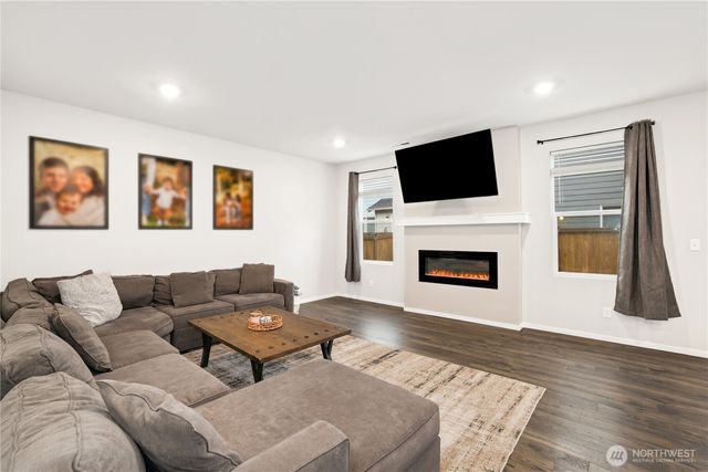 10637 187th Street, Puyallup, WA 98374