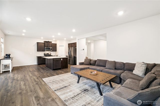 10637 187th Street, Puyallup, WA 98374