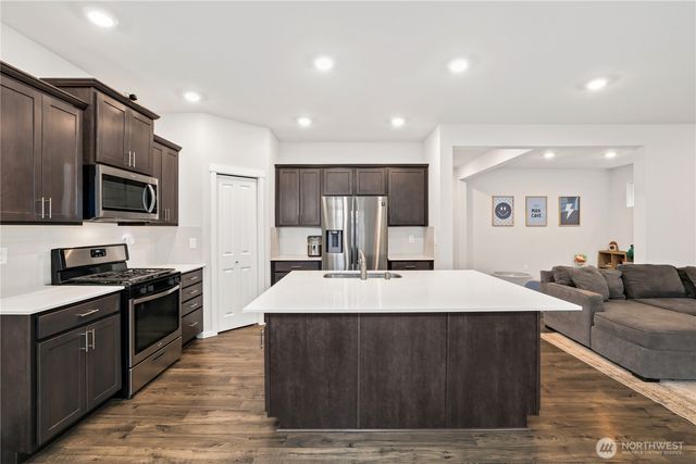 10637 187th Street, Puyallup, WA 98374