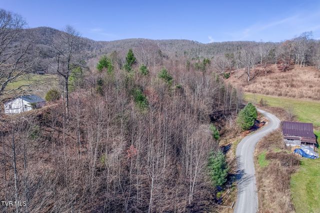 141 Canter Road, Trade, TN 37691