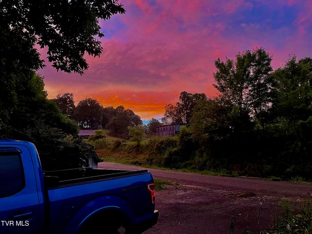 141 Canter Road, Trade, TN 37691