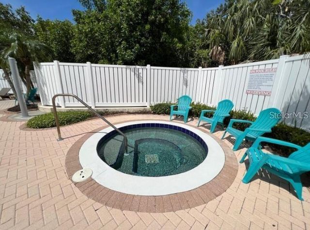 10216 DOLCE VISTA DRIVE NE, St Petersburg, FL 33702