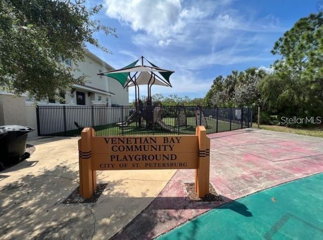 10216 DOLCE VISTA DRIVE NE, St Petersburg, FL 33702