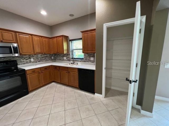 10216 DOLCE VISTA DRIVE NE, St Petersburg, FL 33702