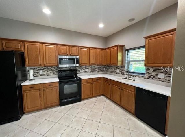 10216 DOLCE VISTA DRIVE NE, St Petersburg, FL 33702