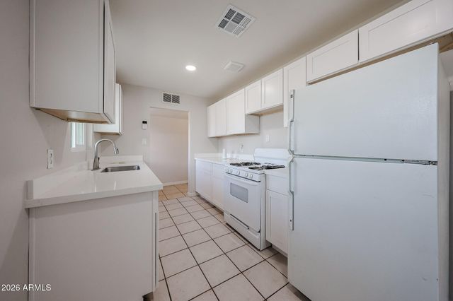 4301 W WELDON Avenue, Phoenix, AZ 85031