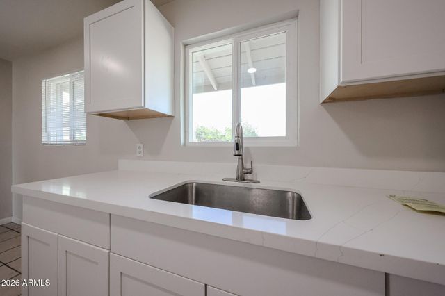 4301 W WELDON Avenue, Phoenix, AZ 85031