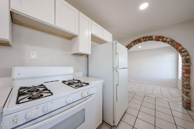 4301 W WELDON Avenue, Phoenix, AZ 85031