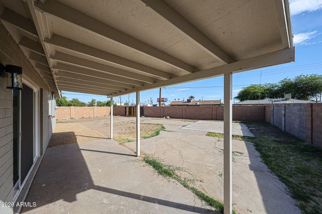 4301 W WELDON Avenue, Phoenix, AZ 85031