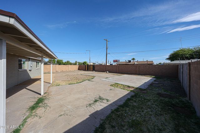 4301 W WELDON Avenue, Phoenix, AZ 85031