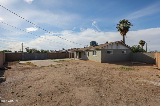 4301 W WELDON Avenue, Phoenix, AZ 85031
