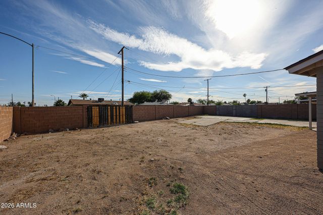 4301 W WELDON Avenue, Phoenix, AZ 85031