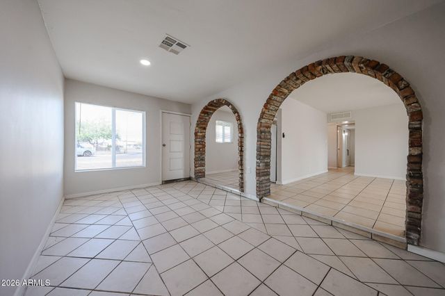 4301 W WELDON Avenue, Phoenix, AZ 85031