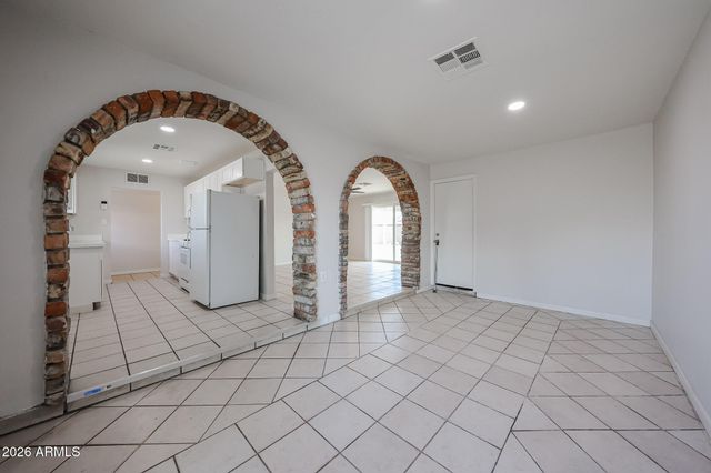 4301 W WELDON Avenue, Phoenix, AZ 85031