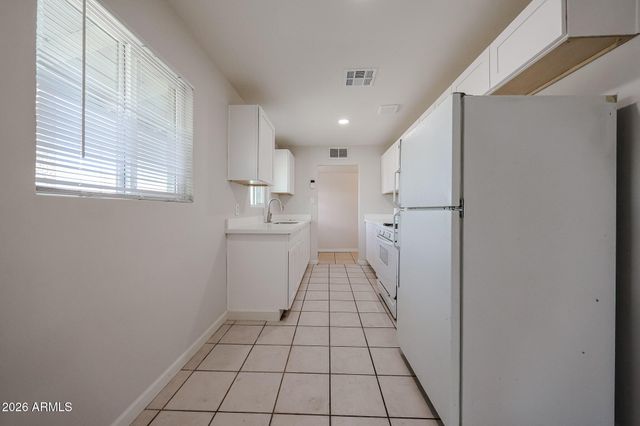 4301 W WELDON Avenue, Phoenix, AZ 85031