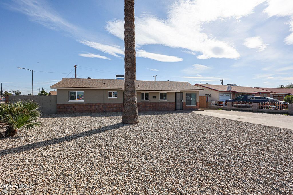 4301 W WELDON Avenue, Phoenix, AZ 85031