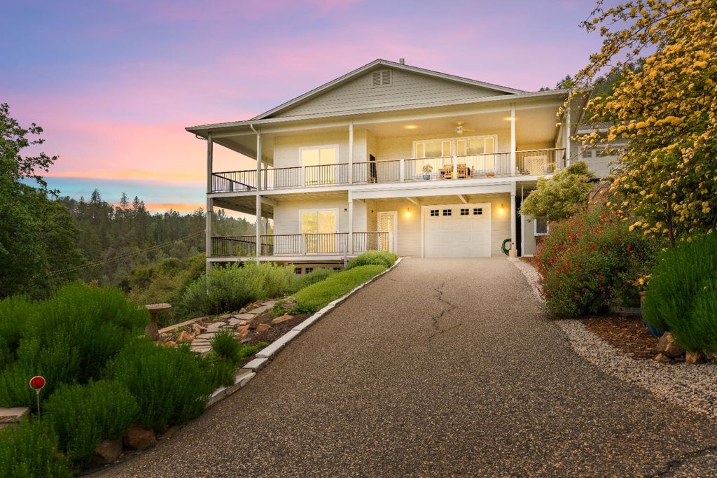 18061-17947 Piper Ln, Penn Valley, CA 95946