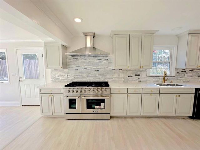 663 Foxcroft SE Circle, Marietta, GA 30067