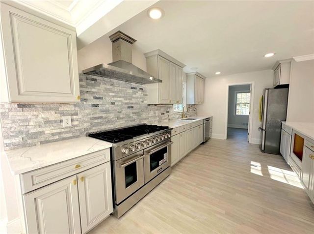 663 Foxcroft SE Circle, Marietta, GA 30067