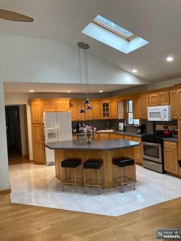 598 Saddle River Road 1, Saddle Brook, NJ 07663