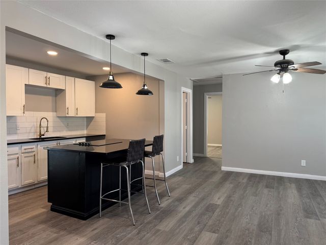 2218 N Farola Drive, Dallas, TX 75228