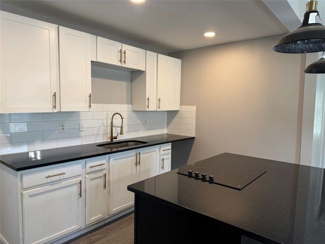 2218 N Farola Drive, Dallas, TX 75228