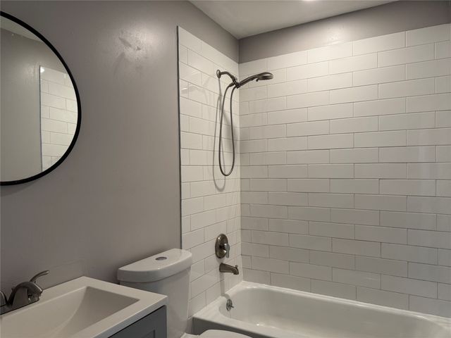 2218 N Farola Drive, Dallas, TX 75228