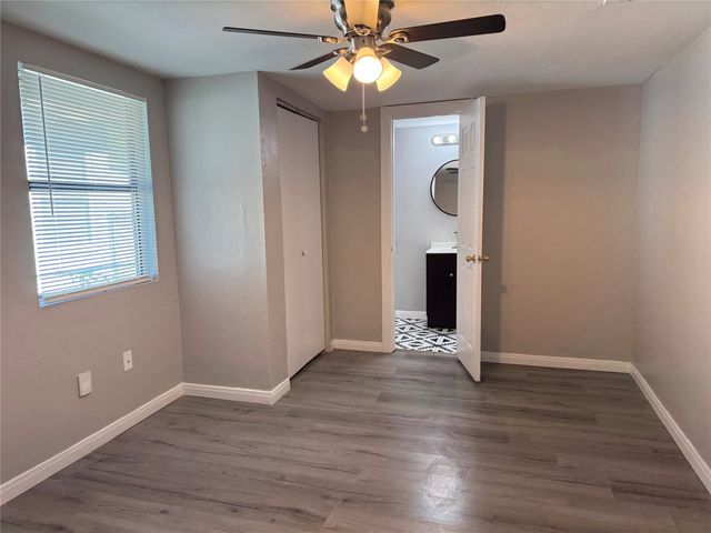 2218 N Farola Drive, Dallas, TX 75228