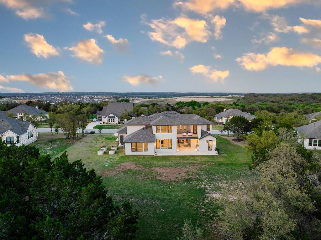 216 Spence LN, Liberty Hill, TX 78642