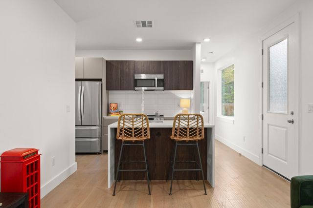 403 MIDDLE LN B, Austin, TX 78753