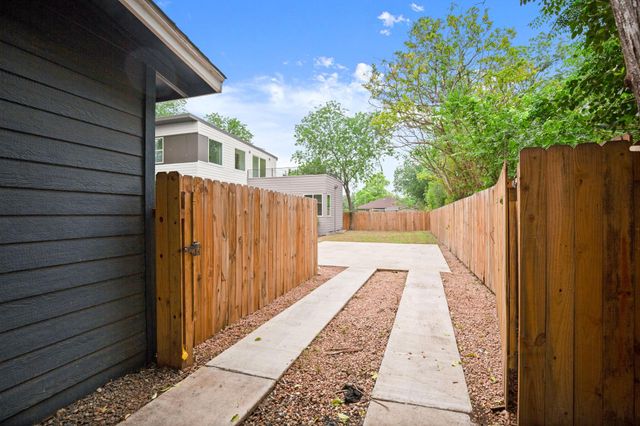 403 MIDDLE LN B, Austin, TX 78753