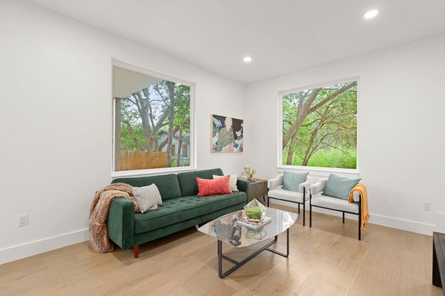 403 MIDDLE LN B, Austin, TX 78753