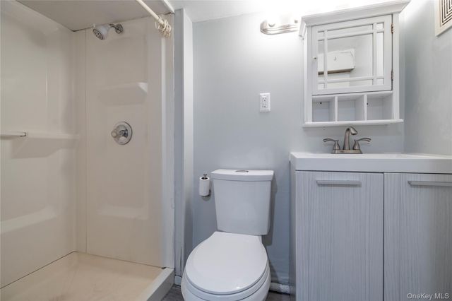 6779 Exeter Street, Forest Hills, NY 11375