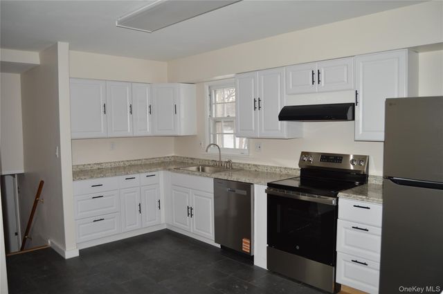 108 Flower Hill, Kingston, NY 12401